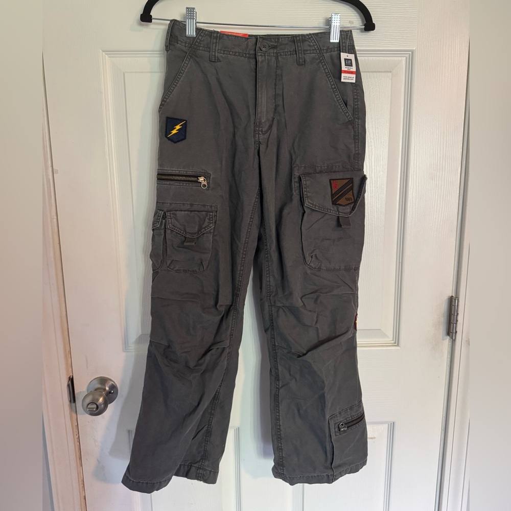 Kids GAP y2K Gray Cargo Pants with Relaxed Fit